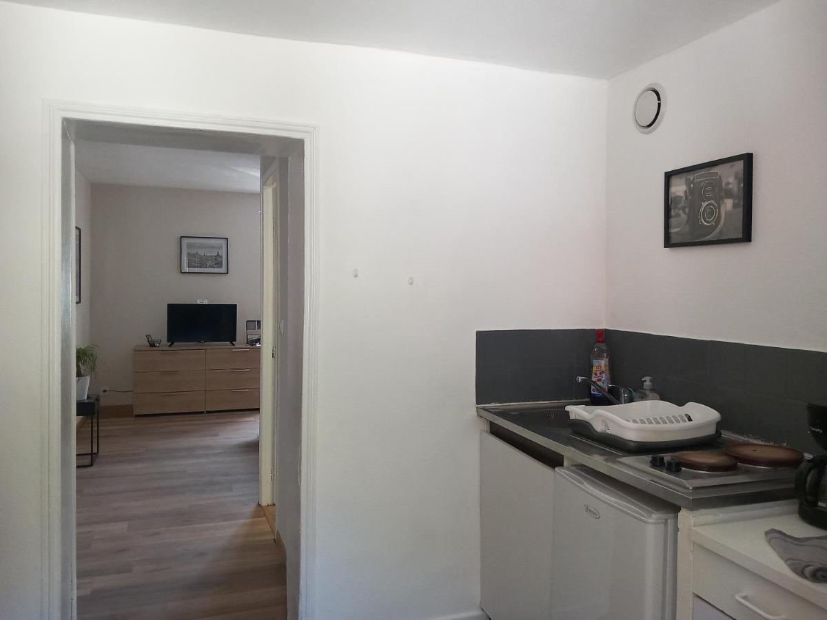 Studio bleu tout équipé avec wifi Le Creusot Extérieur photo